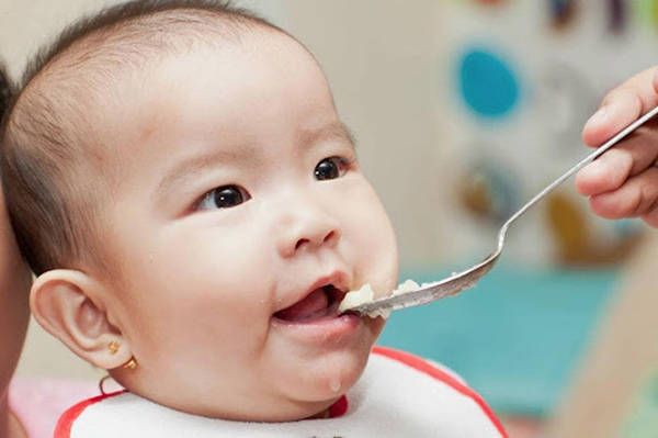 Thực đơn ăn dặm truyền thống cho bé