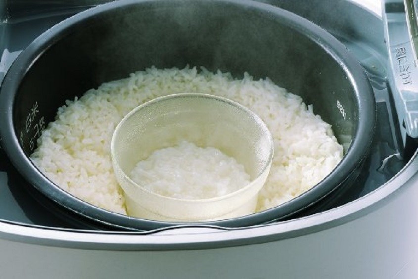 Nấu cơm nát cho bé cùng với nồi cơm gia đình