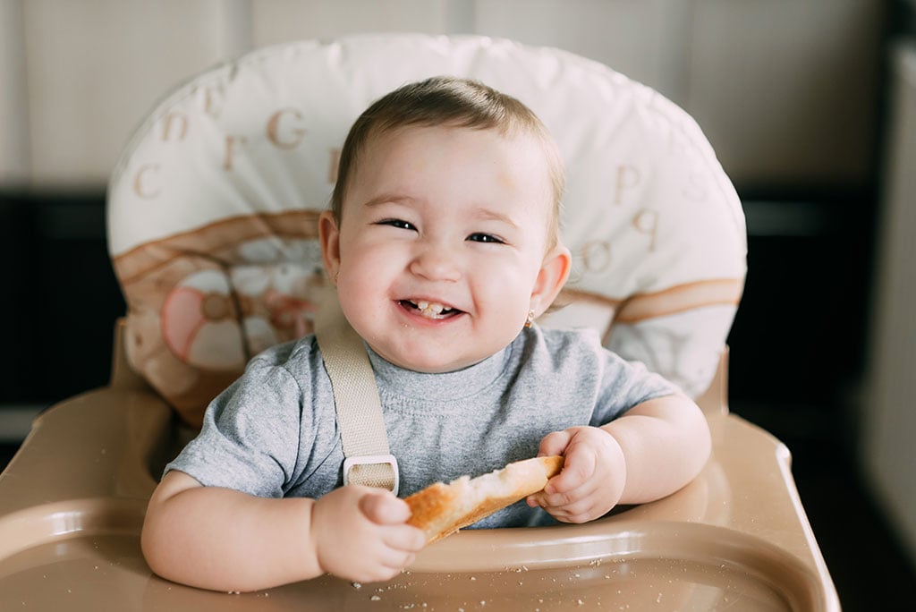 Dấu hiệu trẻ ăn dặm