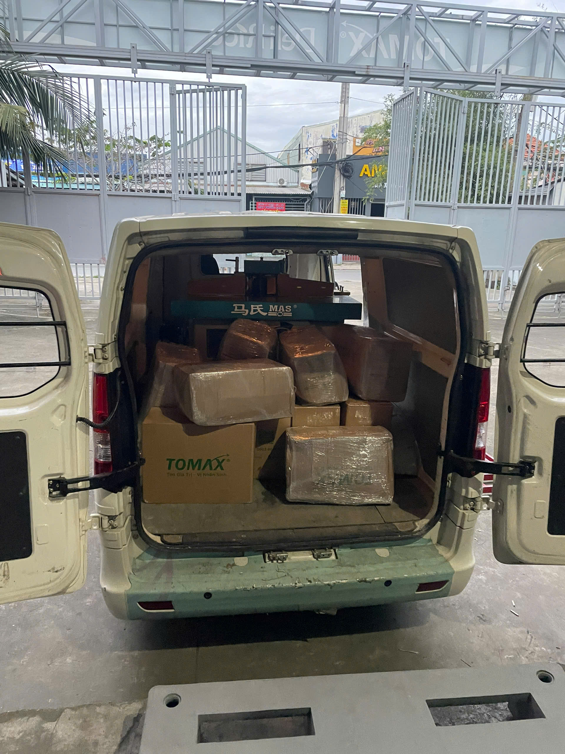 gao tu thien tomax 8