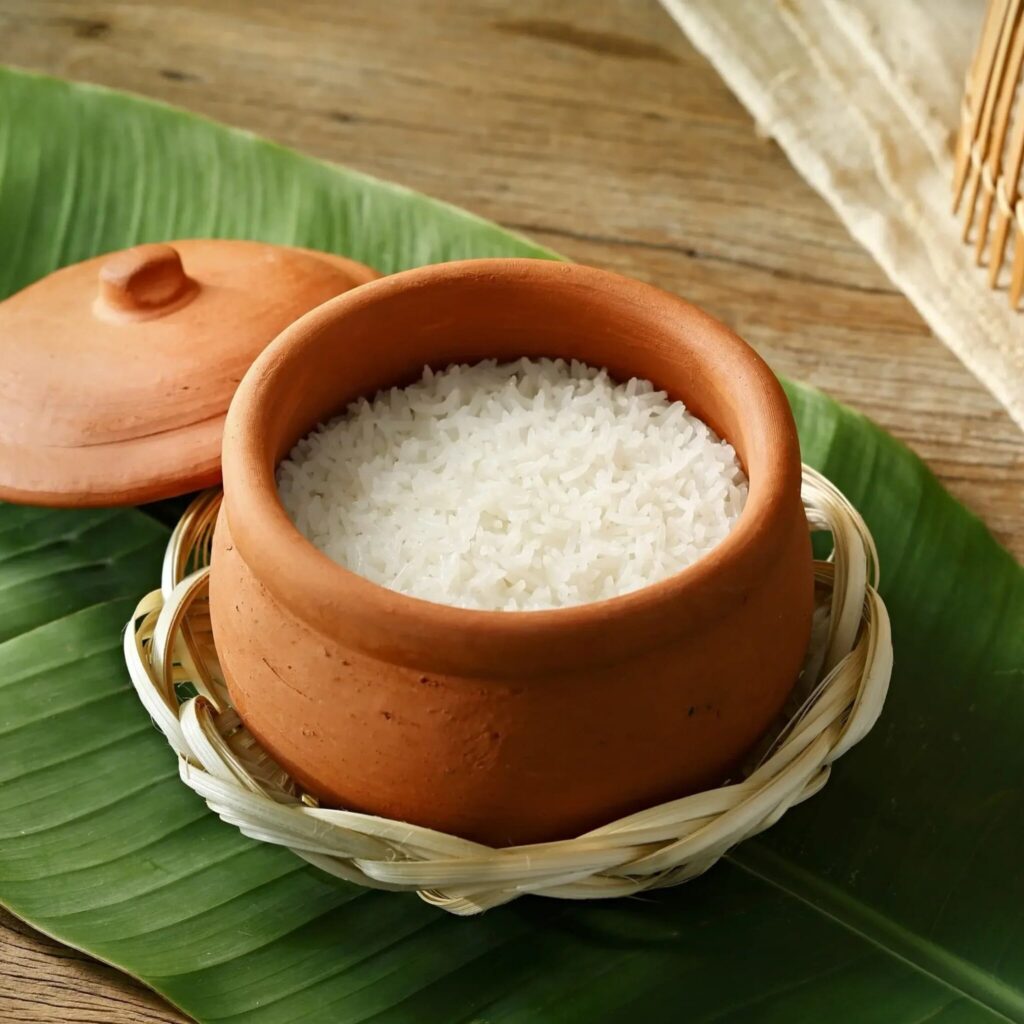 cach-nau-com-nieu-tu-gao-st25-dak-lak-1