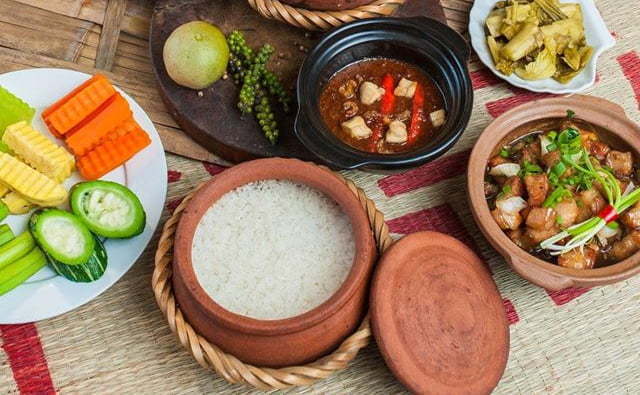 Cách nấu cơm niêu với gạo ST25 Dak Lak dẻo thơm, cháy giòn đúng chuẩn 5 cach-nau-com-nieu-tu-gao-st25-dak-lak-2