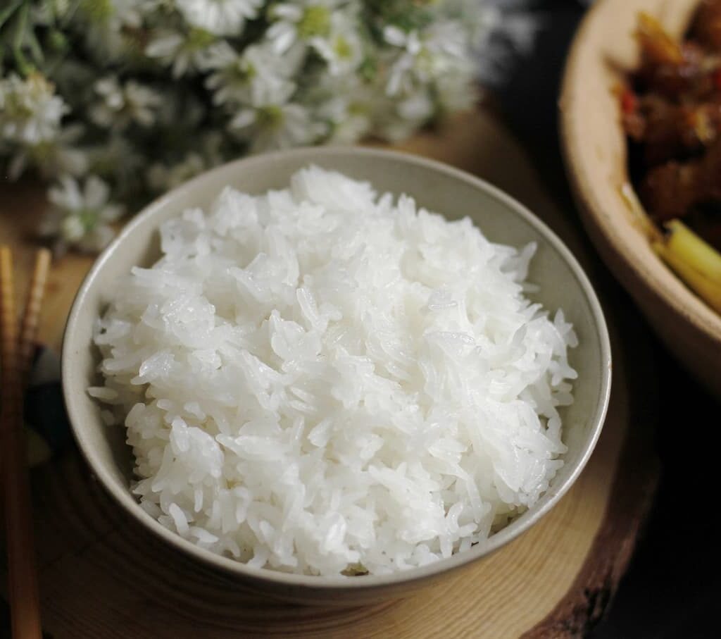 huong-dan-nau-com-ngon-bang-gao-st25-daklak-4