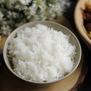 huong-dan-nau-com-ngon-bang-gao-st25-daklak-4